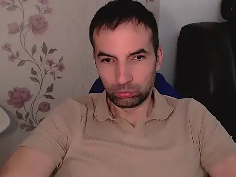 Snapshot of Leo_1617 chatting on May 2, 10:09 am Leo 1617 online show from May 2, 10:09 am