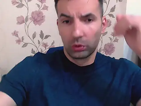 Snapshot of Leo_1617 chatting on May 12, 8:55 am Leo 1617 online show from May 12, 8:55 am