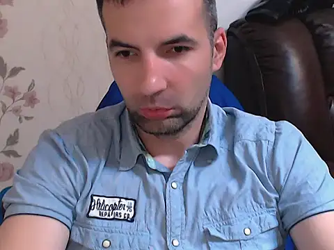 Snapshot of Leo_1617 chatting on May 15, 8:16 pm Leo 1617 online show from May 15, 8:16 pm