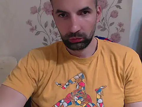 Snapshot of Leo_1617 chatting on May 27, 5:43 pm Leo 1617 online show from May 27, 5:43 pm