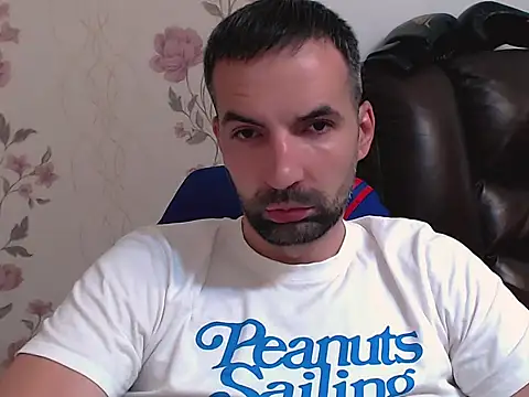 Snapshot of Leo_1617 chatting on June 11, 12:14 pm Leo 1617 online show from June 11, 12:14 pm