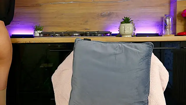 Snapshot of celestara chatting on February 8, 11:55 am celestara online show from February 8, 11:55 am