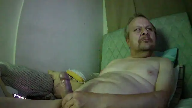 Snapshot of amylrmm1903 chatting on December 3, 11:25 pm amylrmm1903 online show from December 3, 11:25 pm