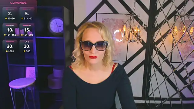 Snapshot of Queen_Anna_ chatting on May 21, 5:58 am Queen Anna online show from May 21, 5:58 am
