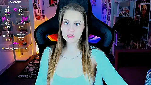 CuteMousee online show from March 4, 9:37 am