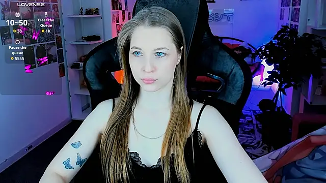 CuteMousee online show from March 25, 10:43 am