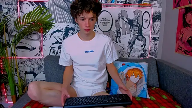 LukeSweet online show from April 10, 2:22 pm