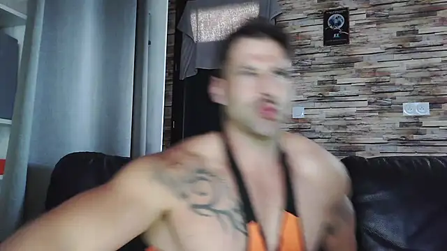 Snapshot of XxBigboybandxX chatting on October 13, 12:16 pm XxBigboybandxX online show from October 13, 12:16 pm