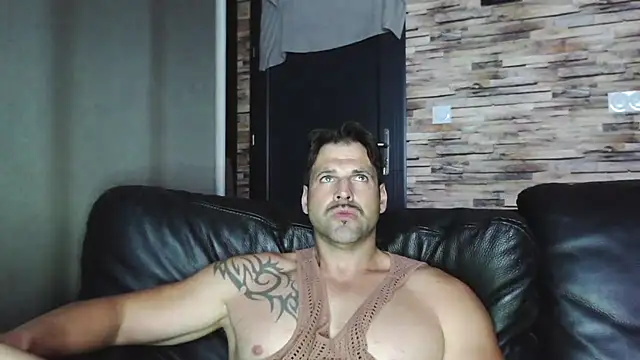 Snapshot of XxBigboybandxX chatting on October 22, 5:24 pm XxBigboybandxX online show from October 22, 5:24 pm