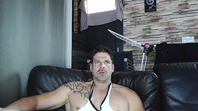 Snapshot of XxBigboybandxX chatting on October 23, 3:33 pm XxBigboybandxX online show from October 23, 3:33 pm