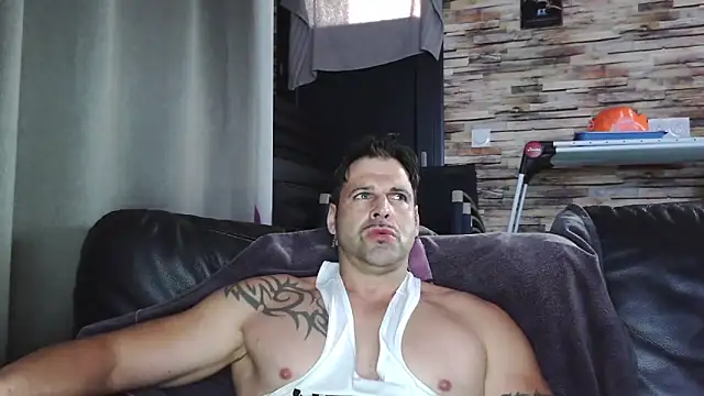 Snapshot of XxBigboybandxX chatting on November 16, 2:22 pm XxBigboybandxX online show from November 16, 2:22 pm