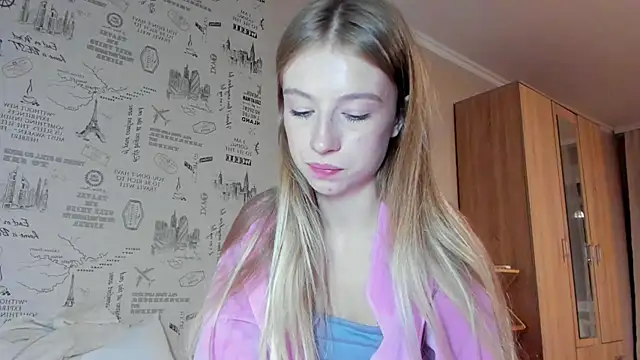 Snapshot of minidivaa_ chatting on October 13, 7:03 pm minidivaa online show from October 13, 7:03 pm