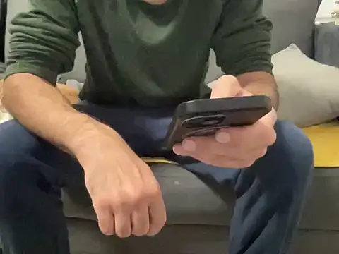 Snapshot of 4small4inchlol chatting on December 3, 4:16 pm 4small4inchlol online show from December 3, 4:16 pm