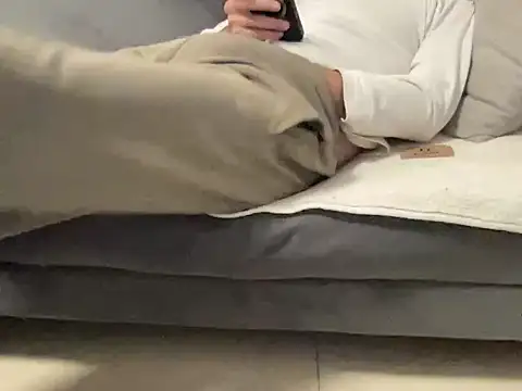 Snapshot of 4small4inchlol chatting on December 22, 12:40 am 4small4inchlol online show from December 22, 12:40 am