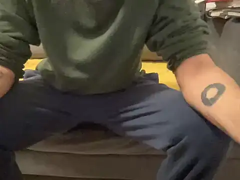 Snapshot of 4small4inchlol chatting on January 11, 4:12 pm 4small4inchlol online show from January 11, 4:12 pm