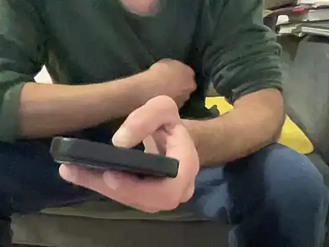 Snapshot of 4small4inchlol chatting on January 12, 5:40 pm 4small4inchlol online show from January 12, 5:40 pm