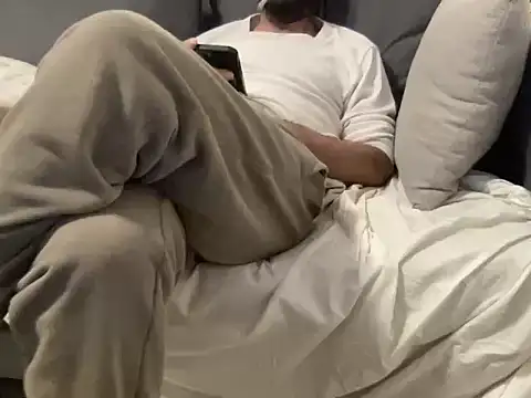 Snapshot of 4small4inchlol chatting on February 2, 9:46 pm 4small4inchlol online show from February 2, 9:46 pm