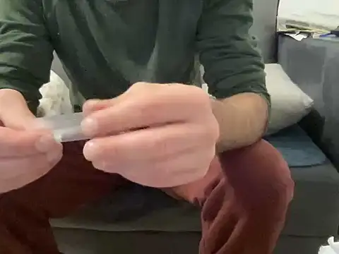 Snapshot of 4small4inchlol chatting on February 7, 8:01 pm 4small4inchlol online show from February 7, 8:01 pm