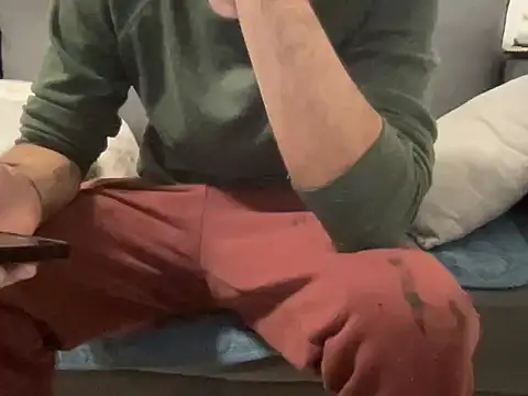 Snapshot of 4small4inchlol chatting on February 14, 8:05 pm 4small4inchlol online show from February 14, 8:05 pm