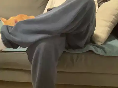 Snapshot of 4small4inchlol chatting on February 26, 11:37 pm 4small4inchlol online show from February 26, 11:37 pm