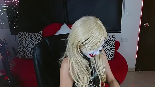 Carolaine69  online show from January 28, 2:31 pm