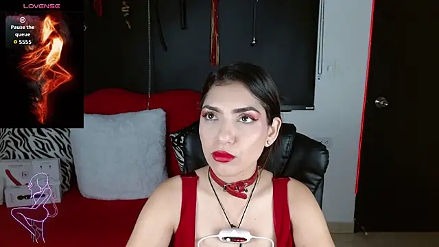 Carolaine69  online show from September 12, 1:33 pm