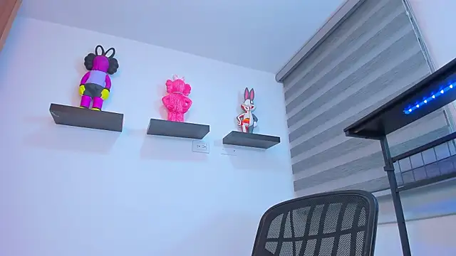 Gangster Girl online show from November 4, 2:32 am