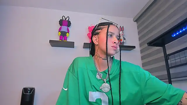 Gangster Girl online show from December 19, 5:58 am