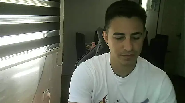 Snapshot of Ghostman89 chatting on January 15, 5:47 pm Ghostman89 online show from January 15, 5:47 pm