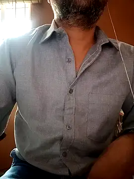 Snapshot of daddy_indian chatting on December 4, 11:52 am daddy indian online show from December 4, 11:52 am