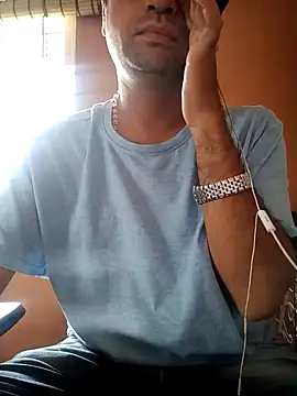 Snapshot of daddy_indian chatting on December 11, 4:49 am daddy indian online show from December 11, 4:49 am