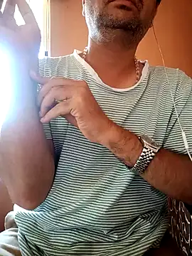 Snapshot of daddy_indian chatting on February 4, 9:07 am daddy indian online show from February 4, 9:07 am
