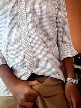 Snapshot of daddy_indian chatting on February 8, 8:09 am daddy indian online show from February 8, 8:09 am