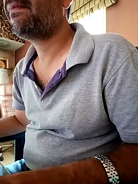 Snapshot of daddy_indian chatting on February 11, 9:42 am daddy indian online show from February 11, 9:42 am