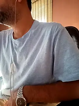Snapshot of daddy_indian chatting on February 15, 11:39 am daddy indian online show from February 15, 11:39 am