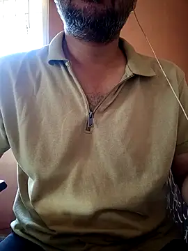 Snapshot of daddy_indian chatting on February 22, 5:02 am daddy indian online show from February 22, 5:02 am