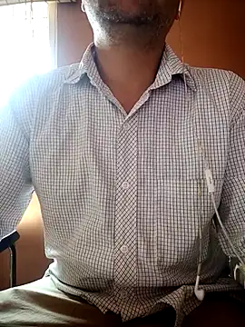 Snapshot of daddy_indian chatting on February 25, 9:31 am daddy indian online show from February 25, 9:31 am