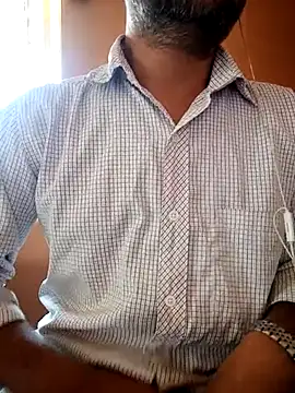 Snapshot of daddy_indian chatting on March 15, 7:20 am daddy indian online show from March 15, 7:20 am