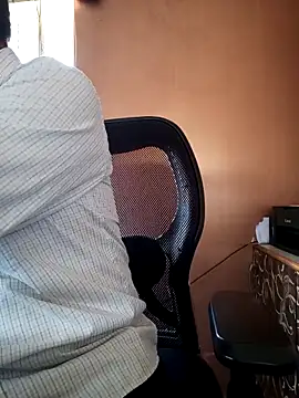 Snapshot of daddy_indian chatting on March 19, 4:47 am daddy indian online show from March 19, 4:47 am