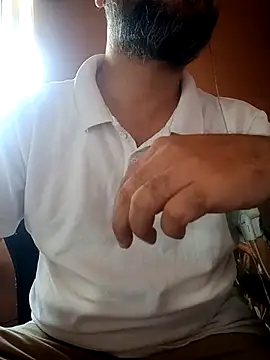 Snapshot of daddy_indian chatting on September 22, 4:25 am daddy indian online show from September 22, 4:25 am