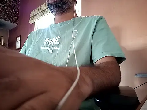 Snapshot of daddy_indian chatting on June 8, 5:19 am daddy indian online show from June 8, 5:19 am