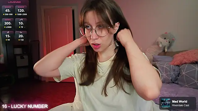 Snapshot of ms_allison_w chatting on May 3, 9:10 pm ms allison w online show from May 3, 9:10 pm