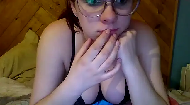 lacoquinne275 online show from March 6, 8:05 pm