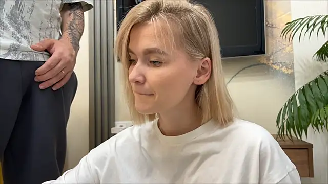 Snapshot of Adelovenick chatting on November 2, 11:56 am Adelovenick online show from November 2, 11:56 am