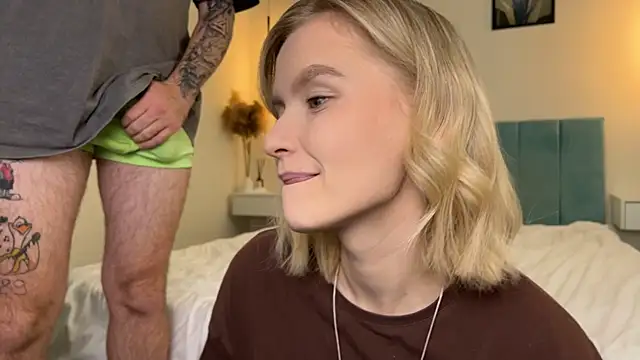 Snapshot of Adelovenick chatting on November 23, 8:14 am Adelovenick online show from November 23, 8:14 am