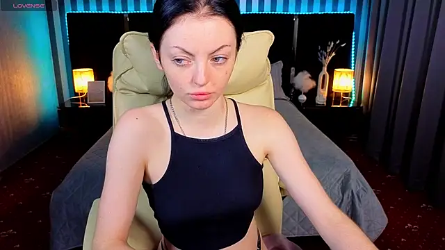 Daisy Delight online show from November 11, 8:20 pm