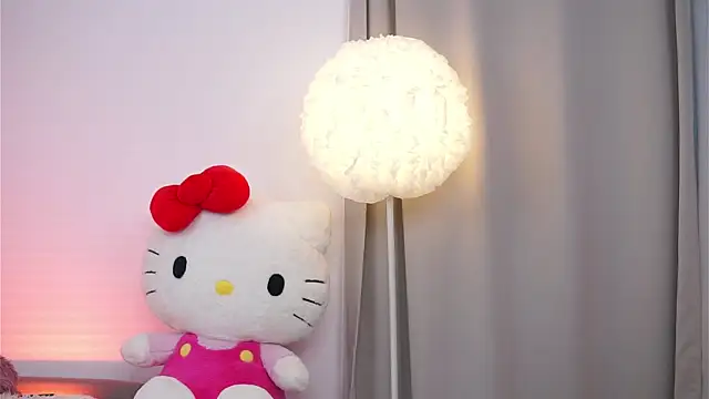 AvaShayy online show from November 17, 6:30 am