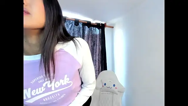 Snapshot of meganthompsonn22 chatting on July 4, 2:56 pm meganthompsonn22 online show from July 4, 2:56 pm