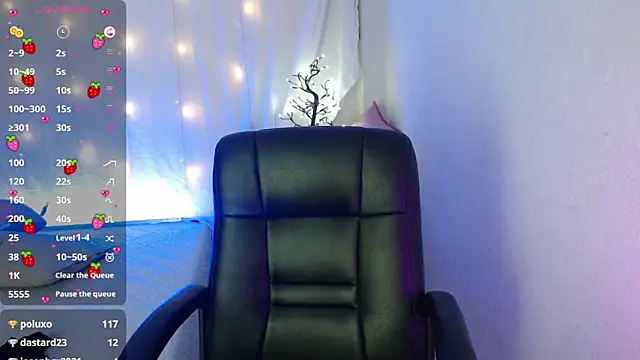 Snapshot of mixie_cute chatting on December 15, 11:53 pm mixie cute online show from December 15, 11:53 pm