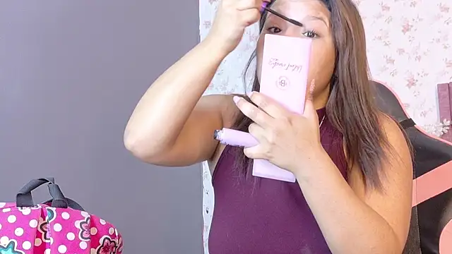 Snapshot of AvrillThomas chatting on October 19, 3:12 pm AvrillThomas online show from October 19, 3:12 pm